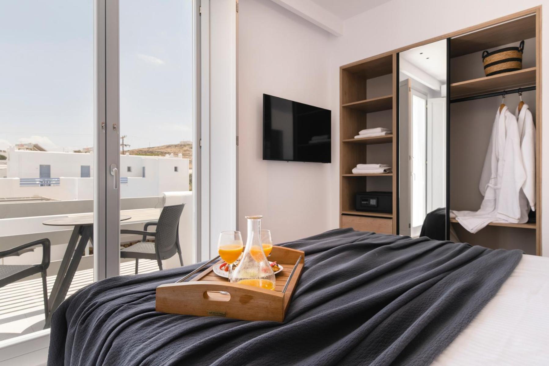 Quartano Suites By Heliessa, Adults Only 나오우사 외부 사진