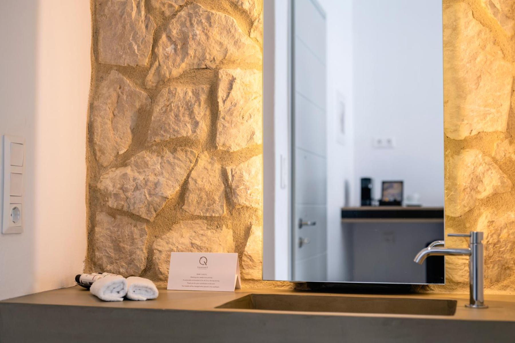 Quartano Suites By Heliessa, Adults Only 나오우사 외부 사진