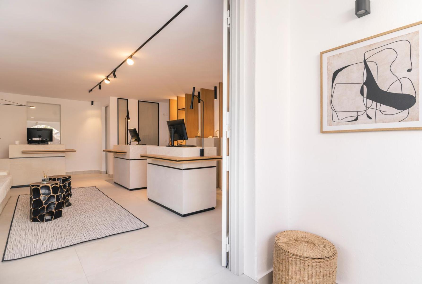 Quartano Suites By Heliessa, Adults Only 나오우사 외부 사진