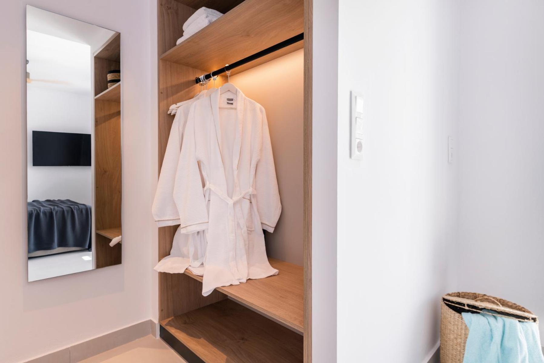 Quartano Suites By Heliessa, Adults Only 나오우사 외부 사진